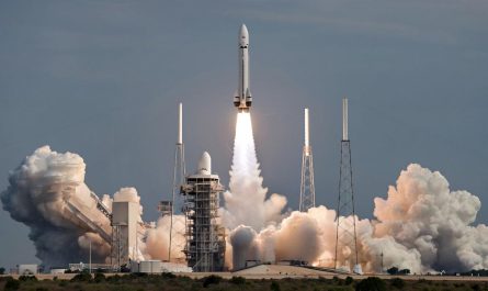 SpaceX trotzt FAA: Letzter Starlink-Tagesstart vor Nachtregeln