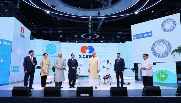 Gruppenfoto auf einer Bühne