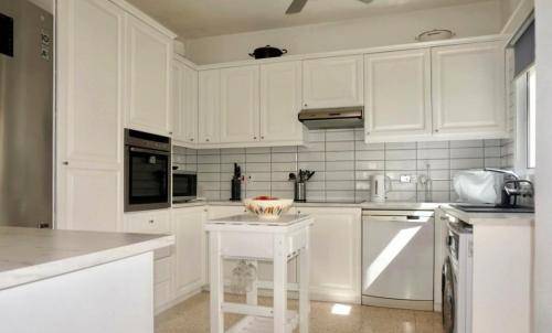 Zypern Immobilien - Villa Kamares 24